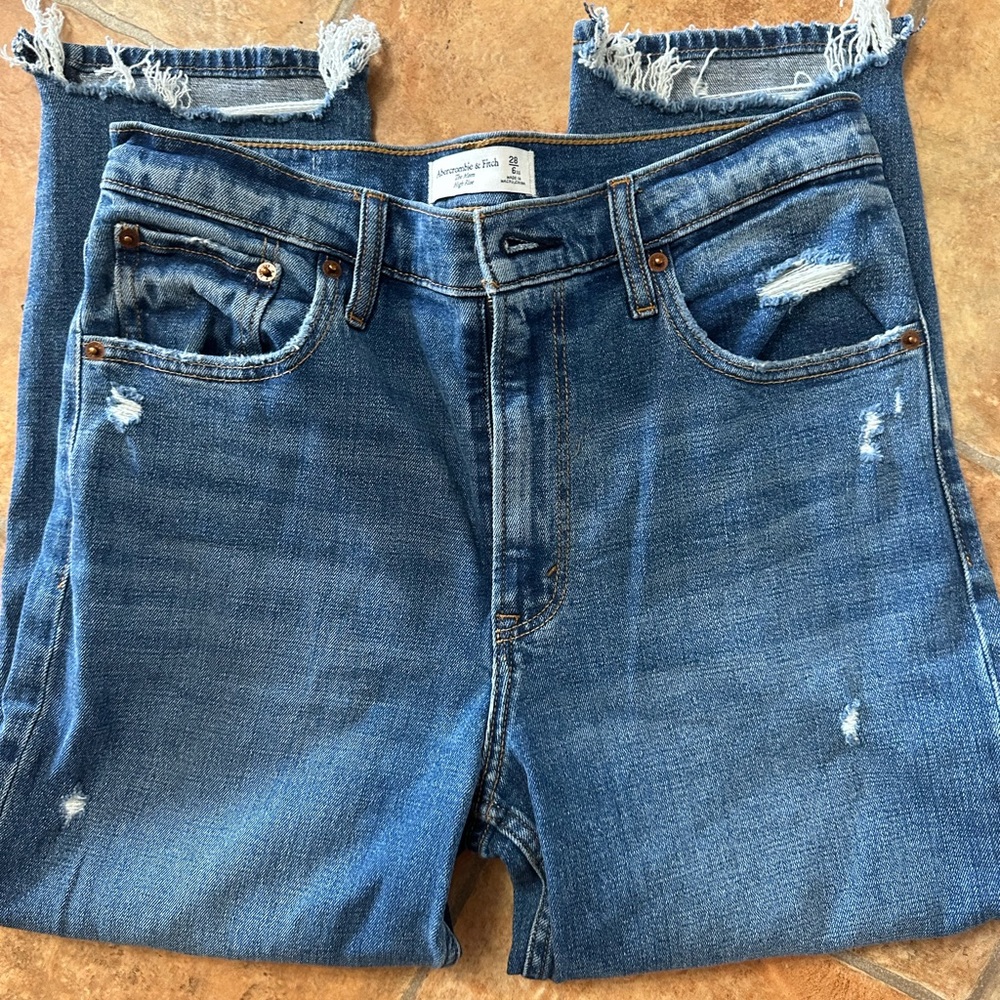 Abercrombie & Fitch Loose Fitting Jeans